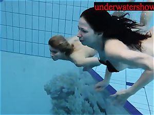 Andrea and Monica underwater femmes